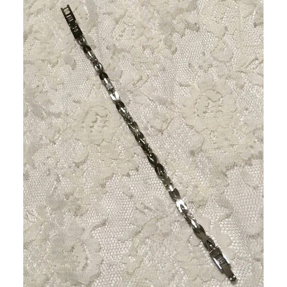 Vintage Anne Kein Chain Bracelet Silver Tone Rhinestone Accents Fold over clasp